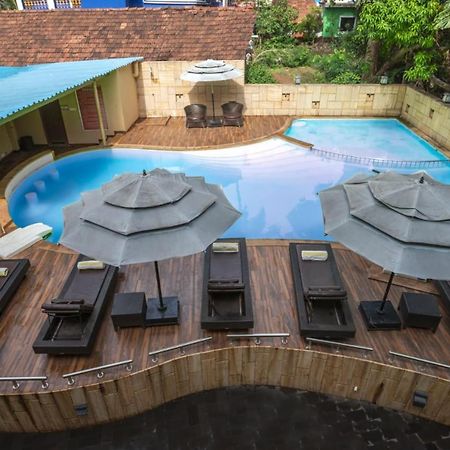 ホテルHoliday Goa アーポラ エクステリア 写真